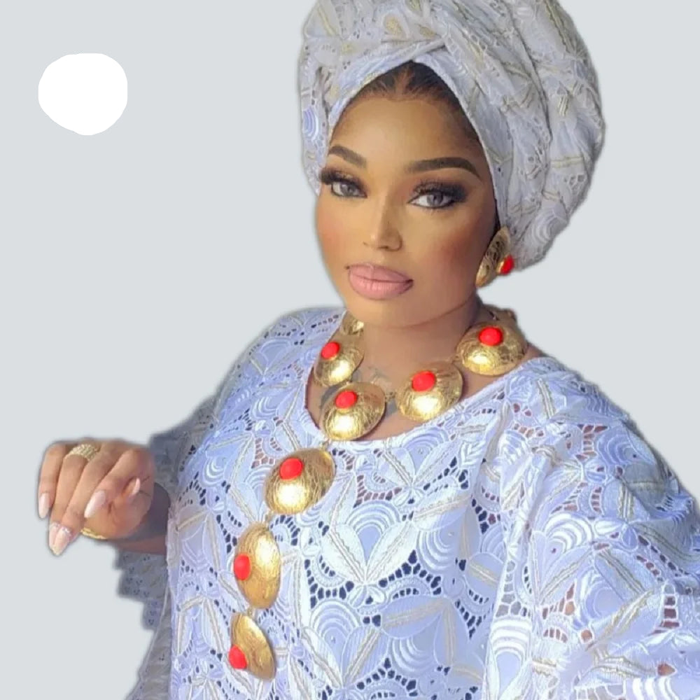 Model using big round pendant