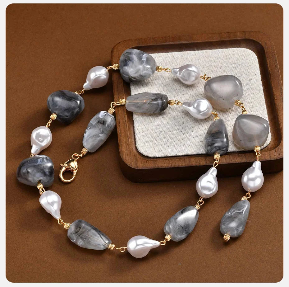 Chunky Irregular Beaded Collarbone Necklace