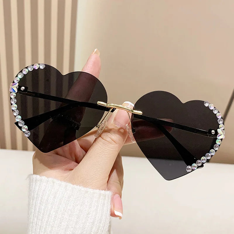 Black Crystal Loving Heart Fashionable Frameless Gradient Sunglasses