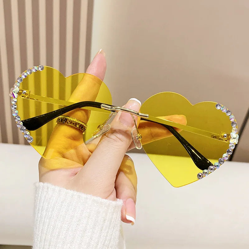 Gold Crystal Loving Heart Fashionable Frameless Gradient Sunglasses