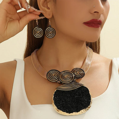 black Crystal Rhinestone Aluminum Wire Necklace