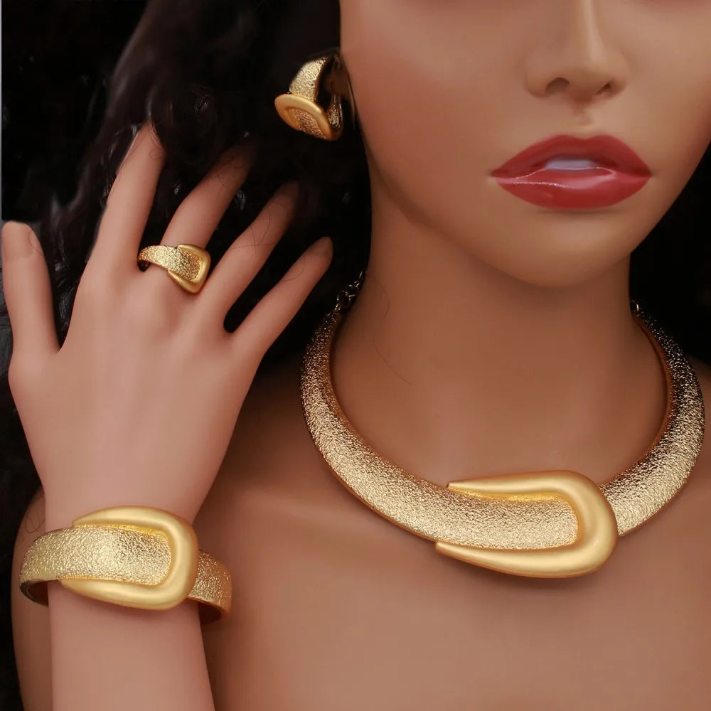 Exaggerate Wide Jewelry Set