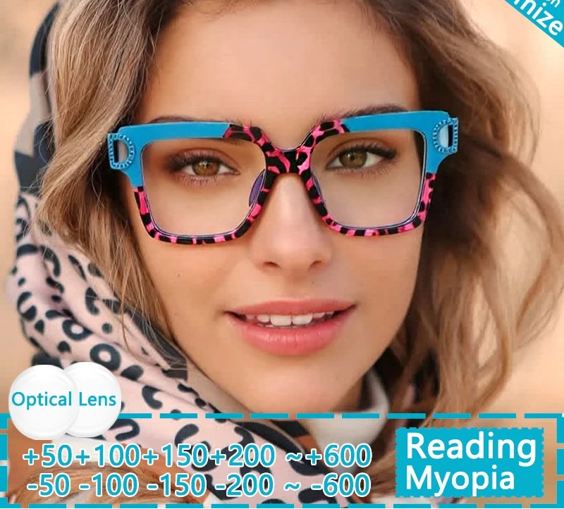 Model Using Fashionable Large Frame Square Myopia Eyeglasses