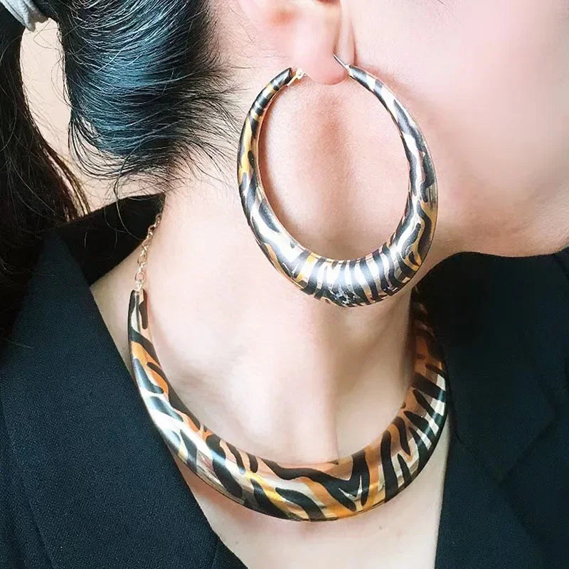 model using Geometric Leopard Exaggerated Earrings Necklace