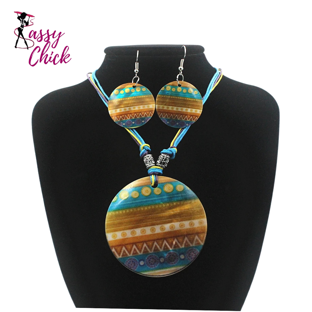 Hand-Woven Round Retro Geometric Pattern Shell Jewelry Sassy Chick Logo