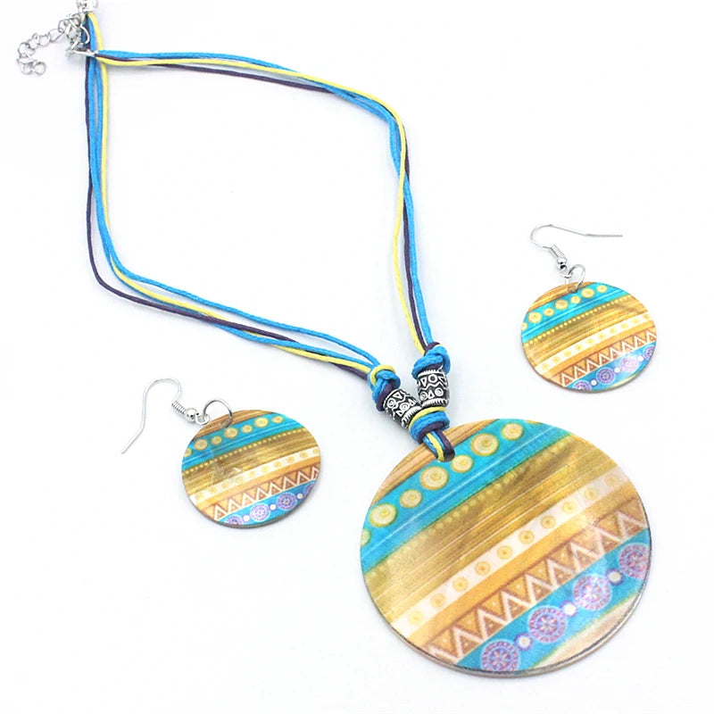 Hand-Woven Round Retro Geometric Pattern Shell Jewelry