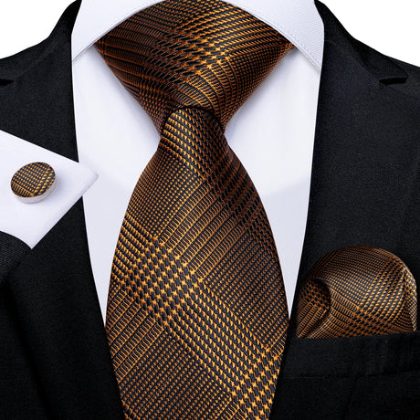 Gold stripe tie