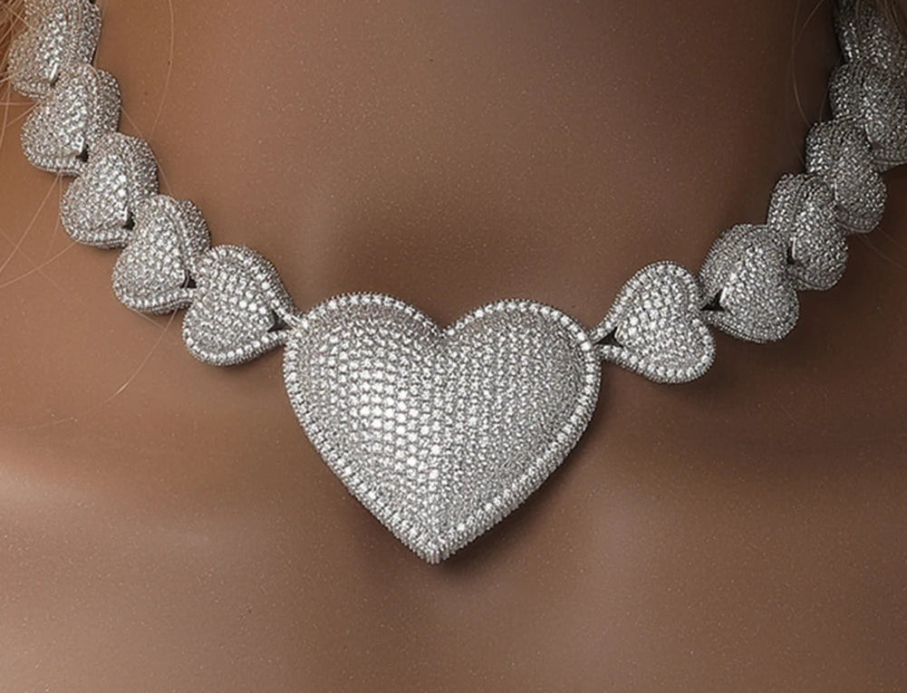 Model Using Iced Out Big Heart Chain Collar 17mm Jewelry