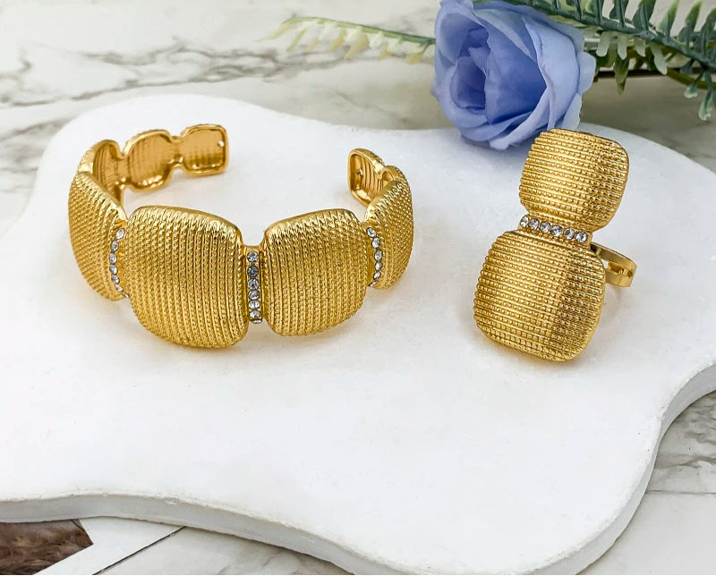 Bracelet and earring