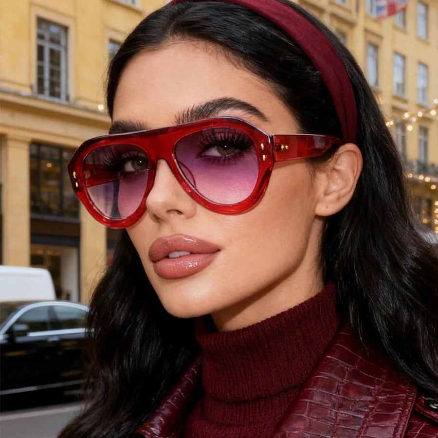 Model Using Luxury Round Outdoor Driving UV400 Sunglasses
