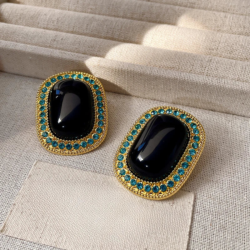 pearl earring