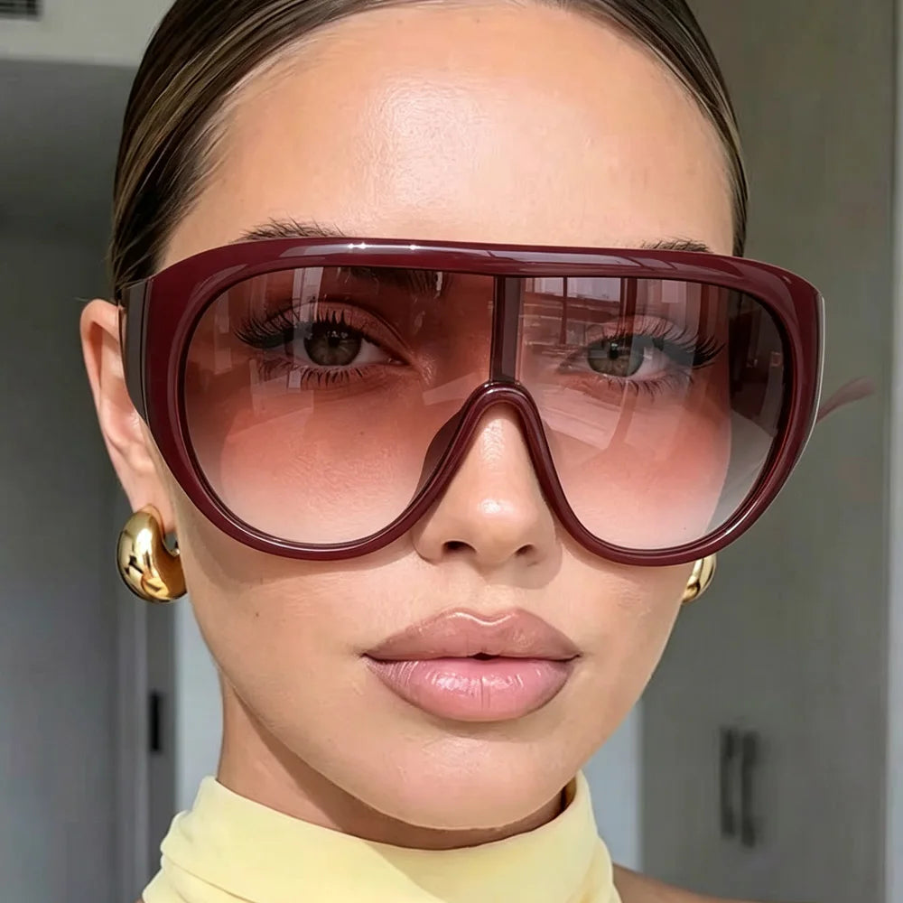 Model Using One Piece Oversize Square Gradient Sunglasses