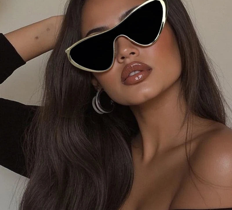 model using Oversized Cat Eye Sunglasses