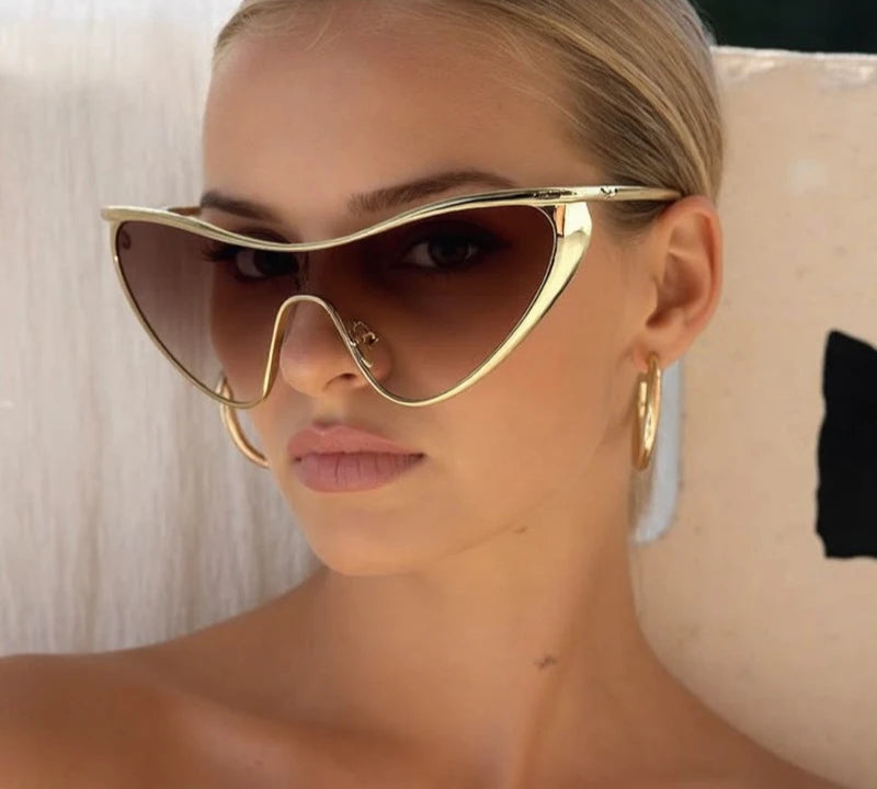 model using Oversized Cat Eye Sunglasses
