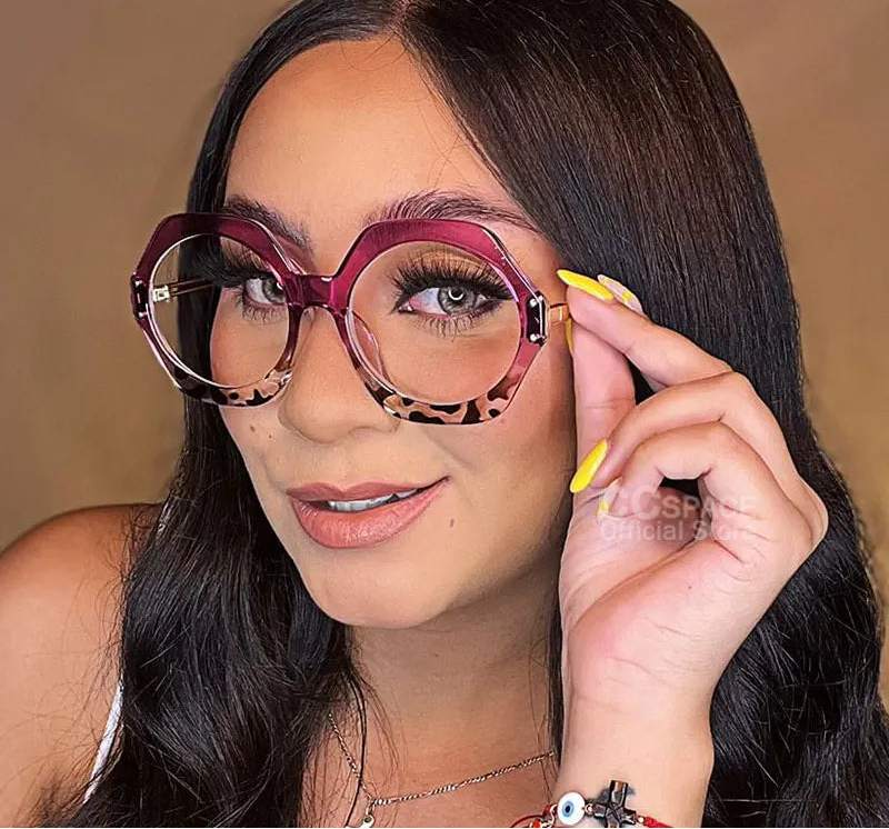 Model using Plastic Spectacle Frame Anti-Fatigue Eyeglass