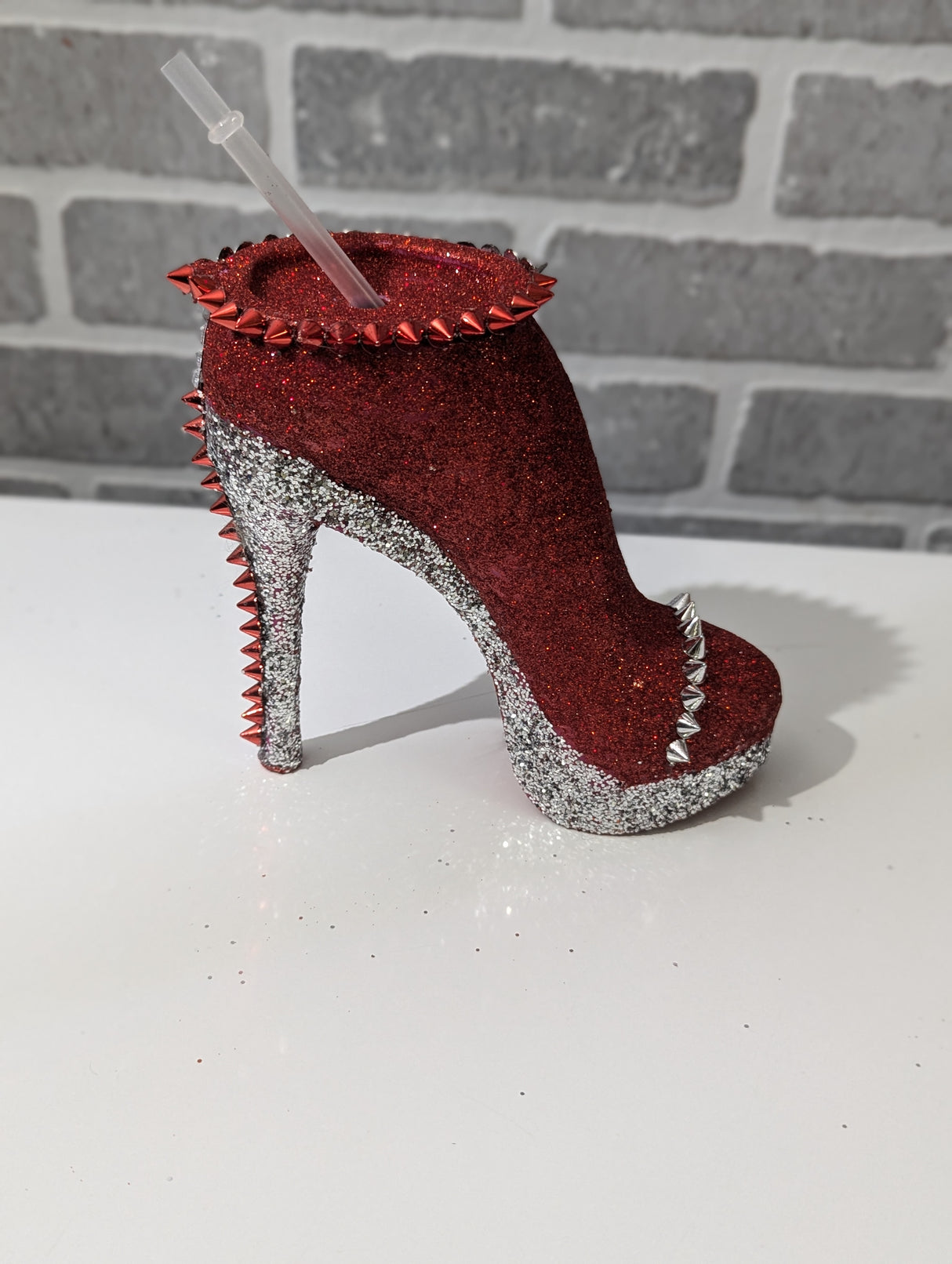 reds silver stiletto tumbler cup with straw with spikes