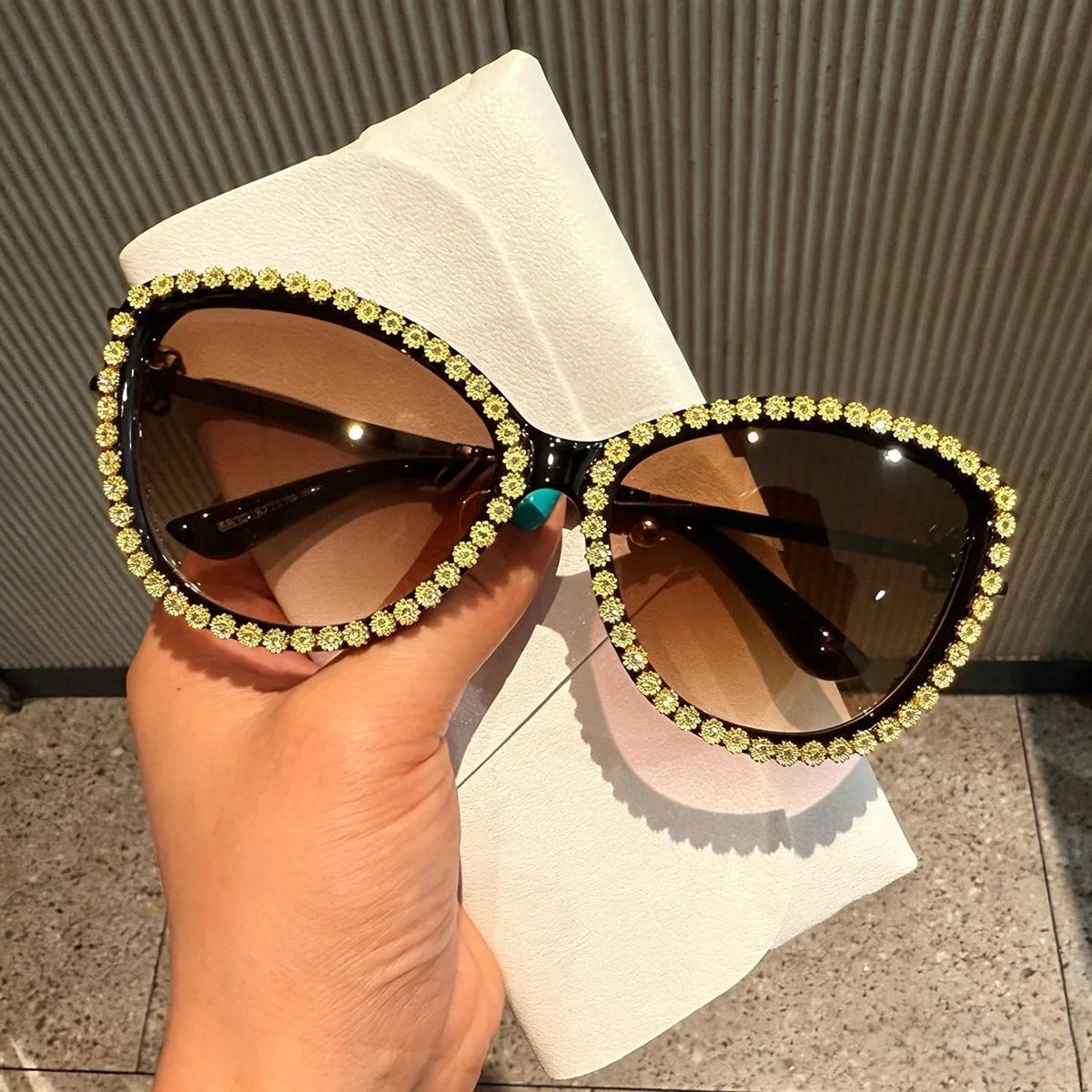 Rhinestone Frame Gradient Lens UV400 Metal Sunglasses
