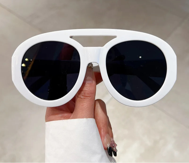 Round Goggle Gradient Sunglasses white frame, black lens