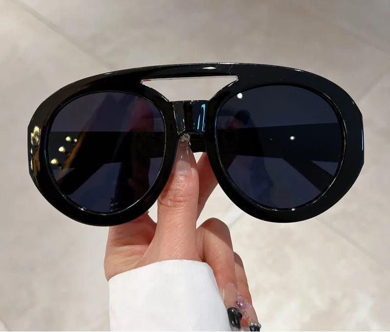 Round Goggle Gradient Sunglasses black frame, black lens