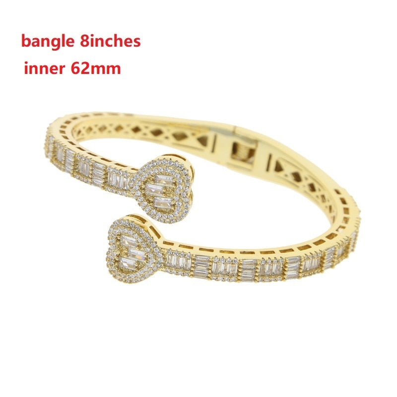 Dazzling Geometric Classic Heart-Shaped Bracelet