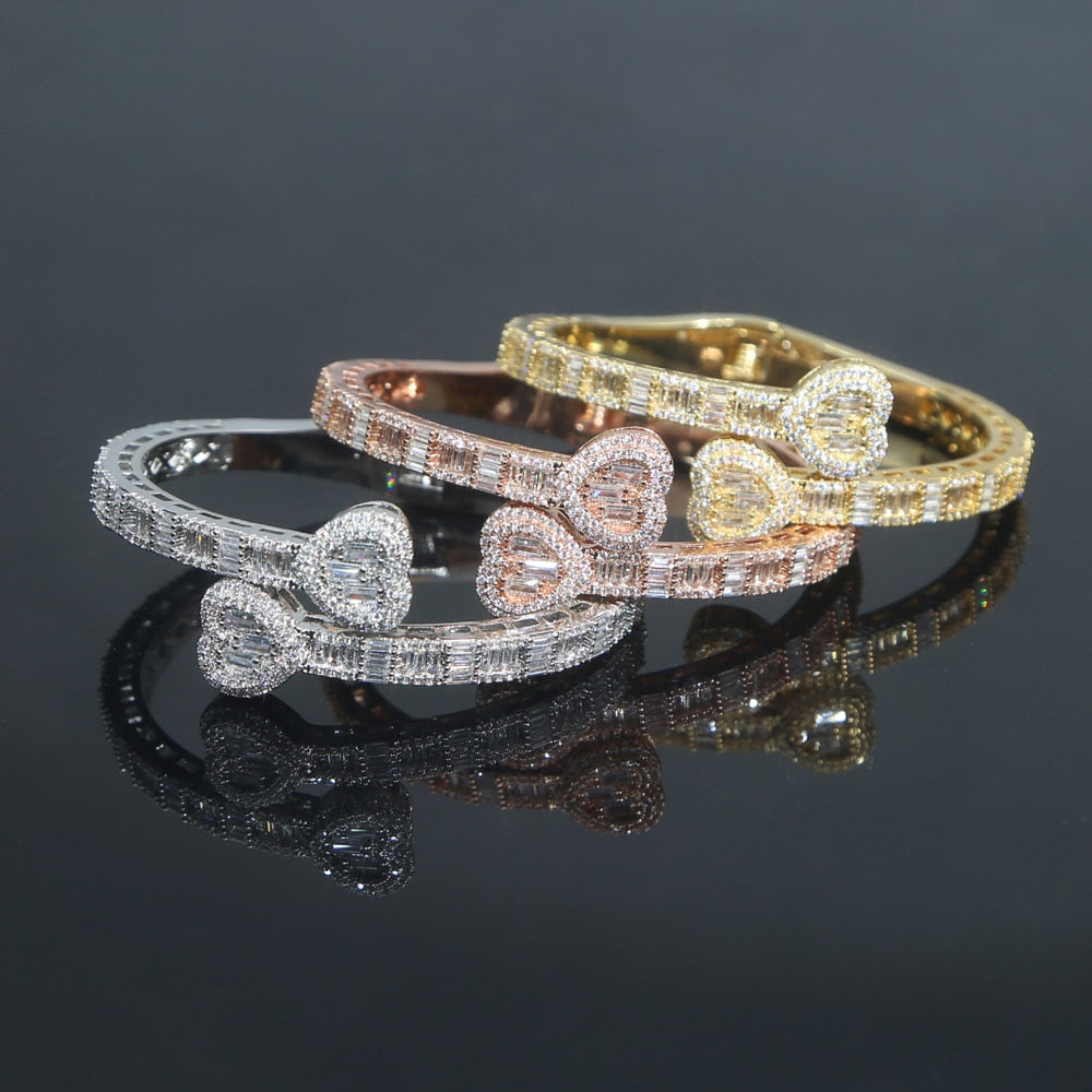 Dazzling Geometric Classic Heart-Shaped Bracelet