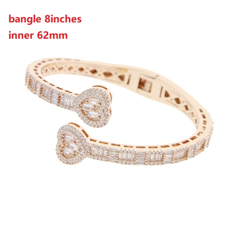 Dazzling Geometric Classic Heart-Shaped Bracelet