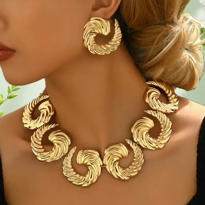 Spiral Vintage Pendant Chain Jewelry Set Sassy Chic Logo