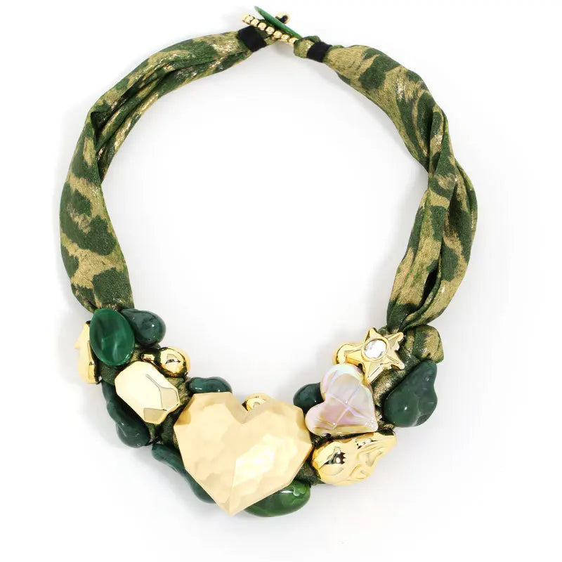 Green Statement Beads Necklace with Heart Pendant Elegant Jewelry