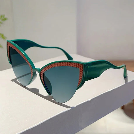 green Stylish Butterfly Shaped Cat Eye Sunglasses