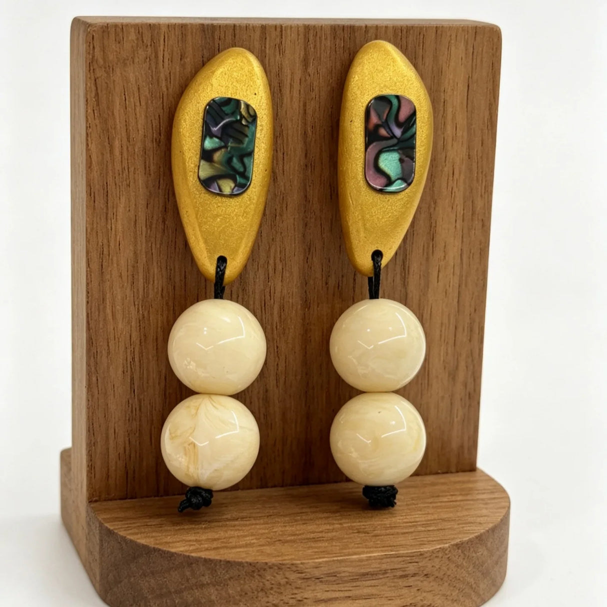 Vintage-style Niche Beige Resin Beaded Earrings