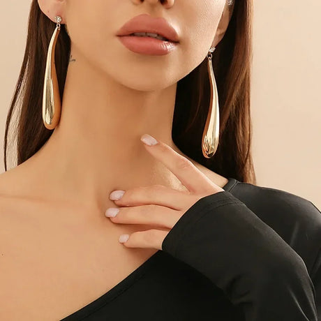 gold water drop earrings