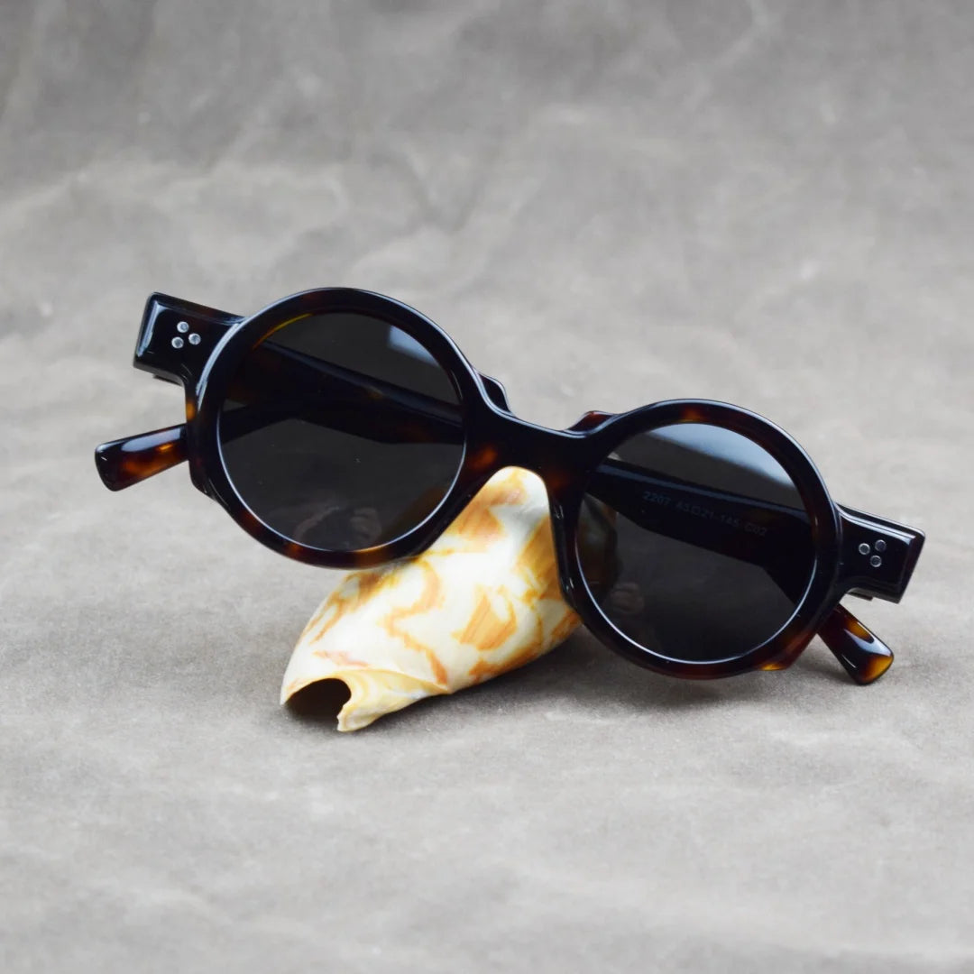Men's vintage round acetate sunglasses with thick tortoiseshell frame
