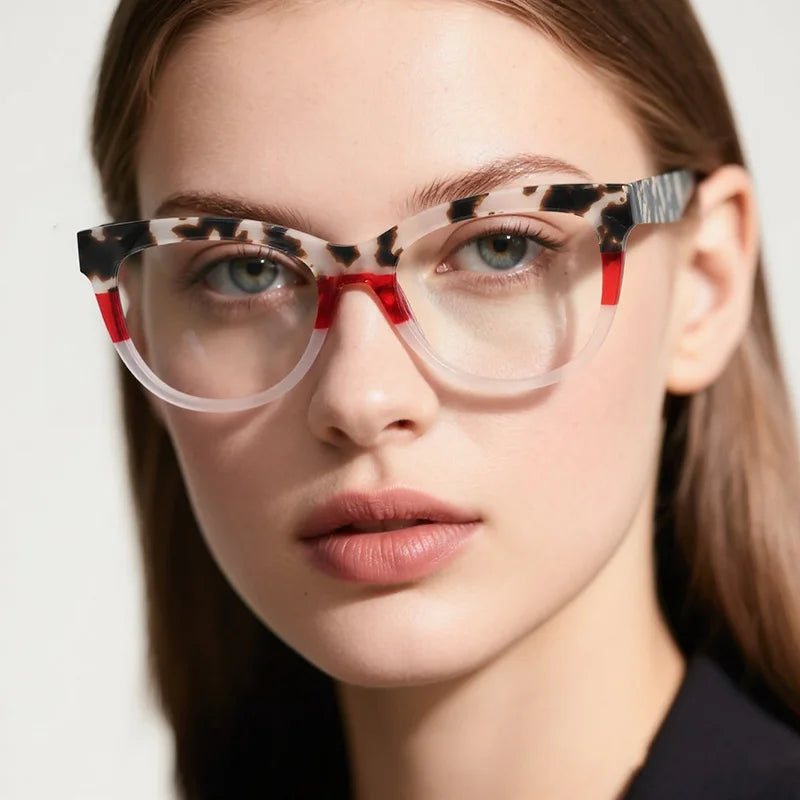 Women’s vintage tortoiseshell cat eye optical glasses with acetate frame and metal hinges