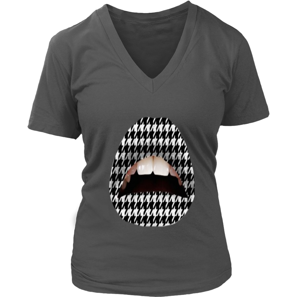 B&W Lips V-Neck - Shop Sassy Chick