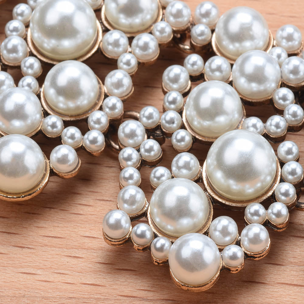 Closed up view of Crystal Pearls Necklace
