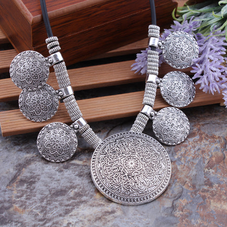 Circle Silver Carved Necklaces