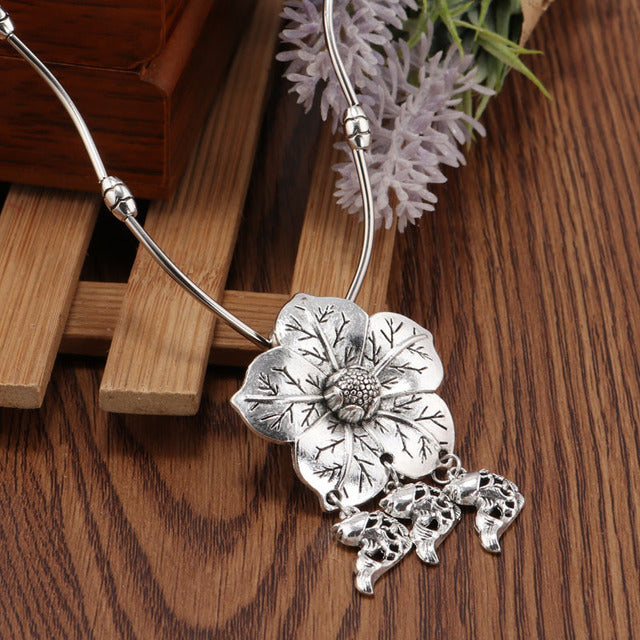 flower Silver Carved Necklaces