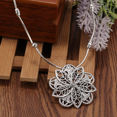 Flower Silver Carved Necklaces