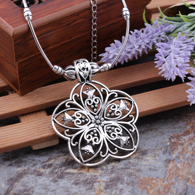 Flower Silver Carved Necklaces