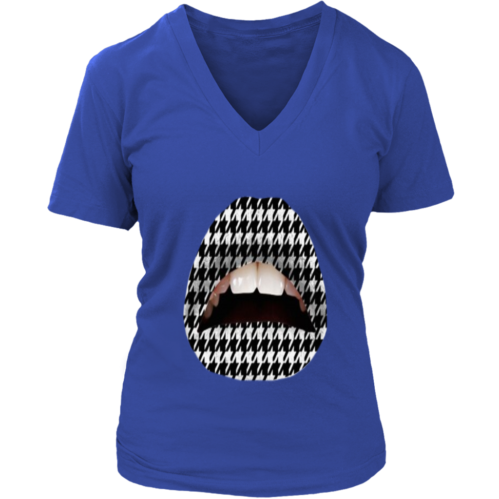 B&W Lips V-Neck - Shop Sassy Chick