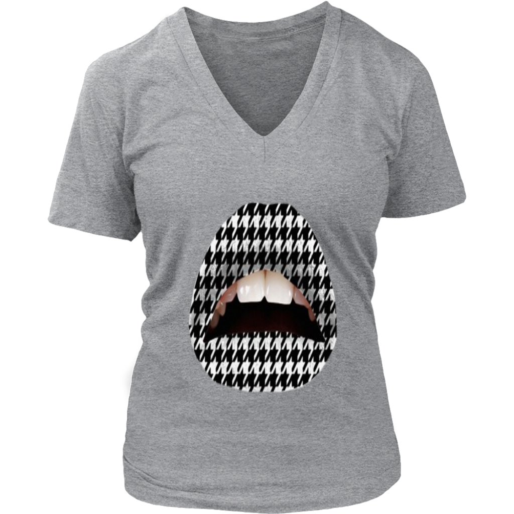 B&W Lips V-Neck - Shop Sassy Chick