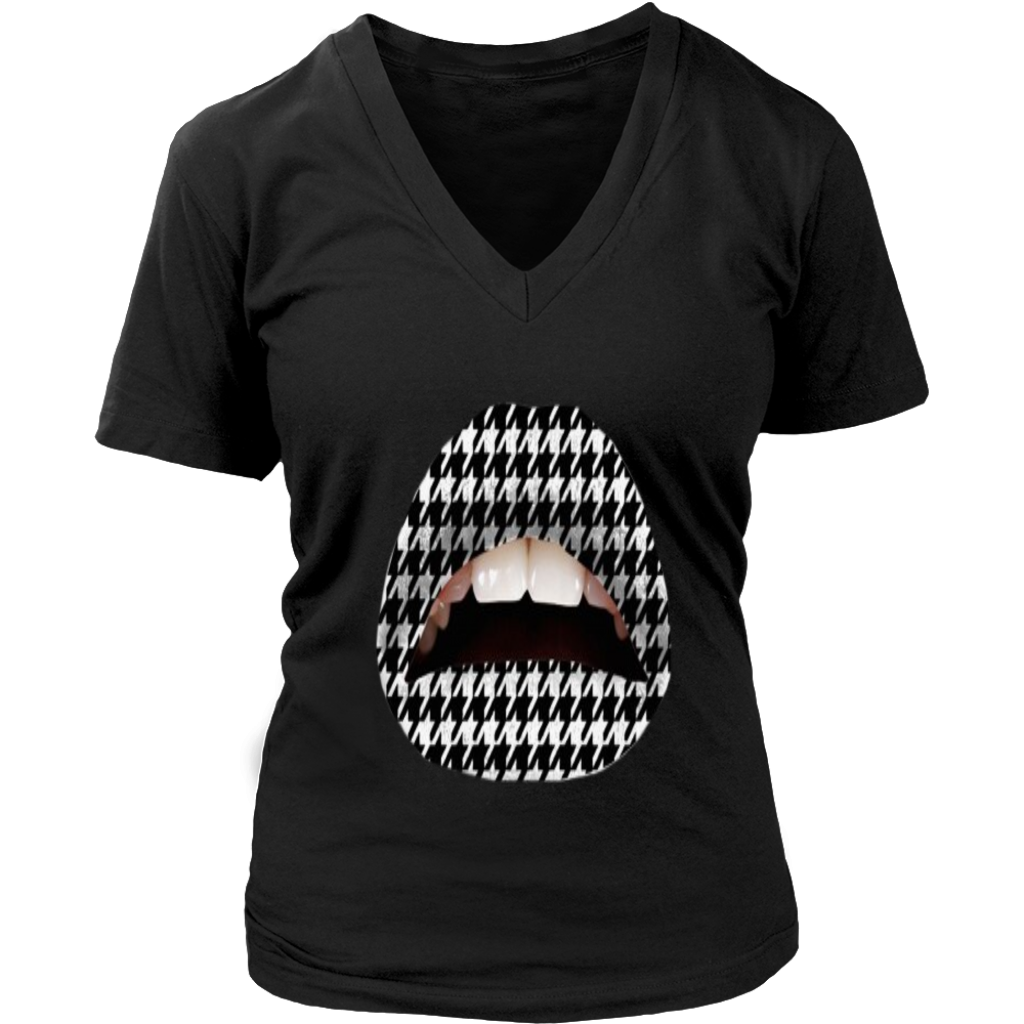 B&W Lips V-Neck - Shop Sassy Chick