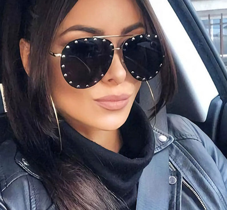 Metal Rivet Pilot Sunglasses