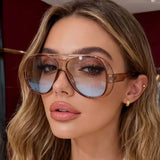 Model Using 3pcs European Versatile Summer Fashionable Sunglasses