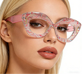 Model Using Anti-fatigue Decorative Reading Oversized Glasses