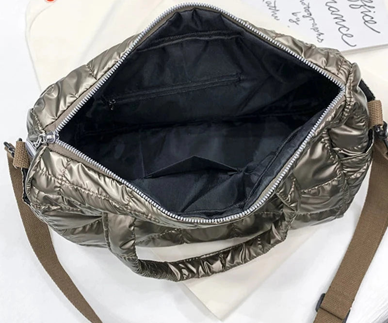 Big Capacity Waterproof Nylon Shoulder Travel Bag compartment