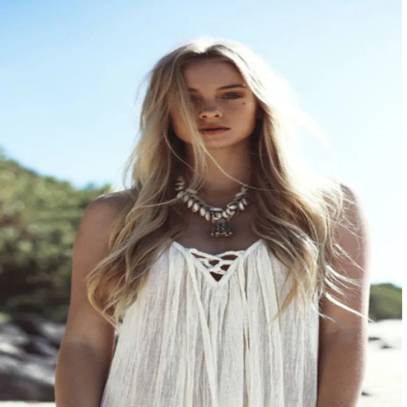 Model Using Charm Rope Chain Handmade Shell Choker