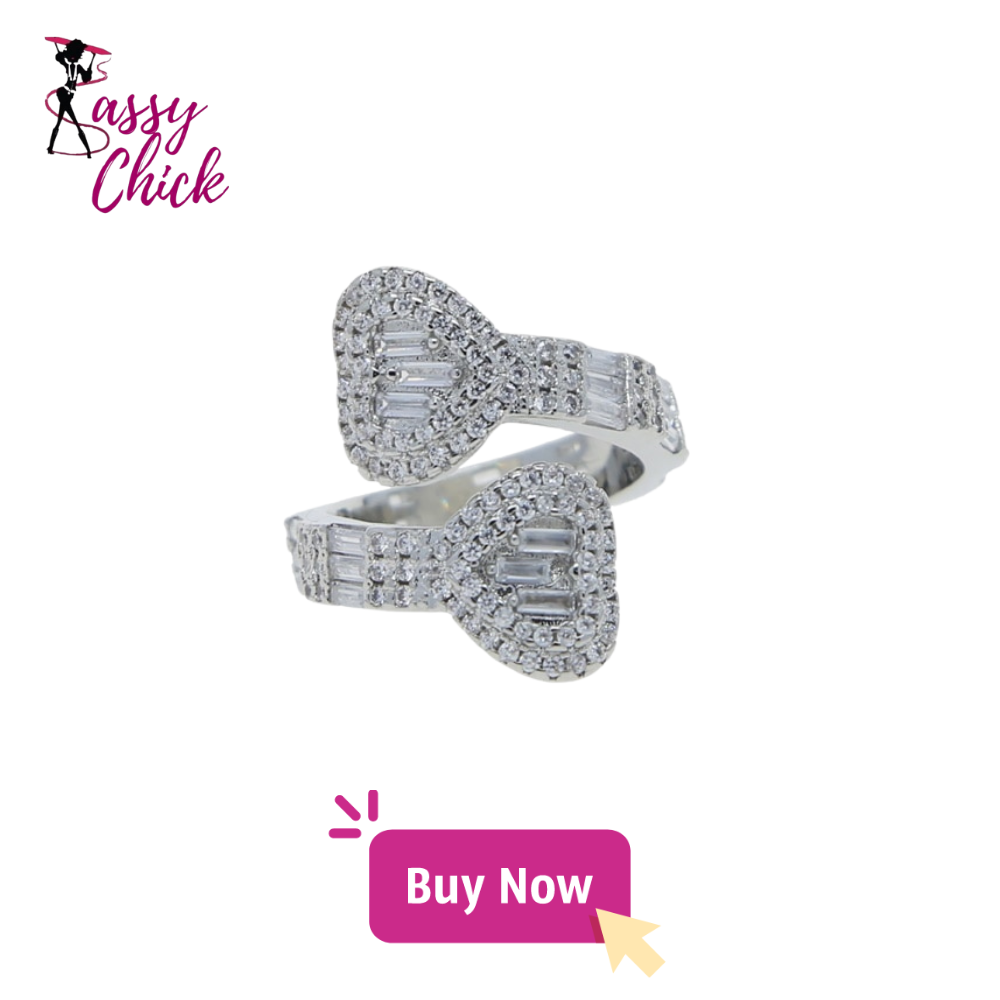 Dazzling Geometric Classic Heart-Shaped Bracelet