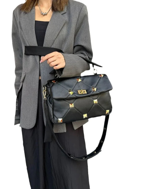 Model using Diamond Lattice Handbags