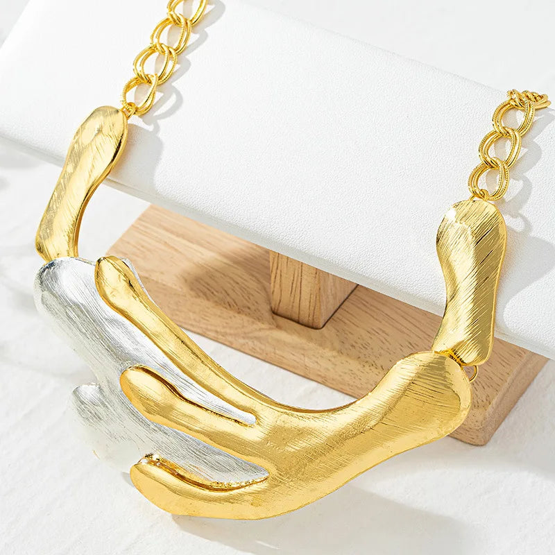 Exaggerated Chain Pendant Claw Jewelry